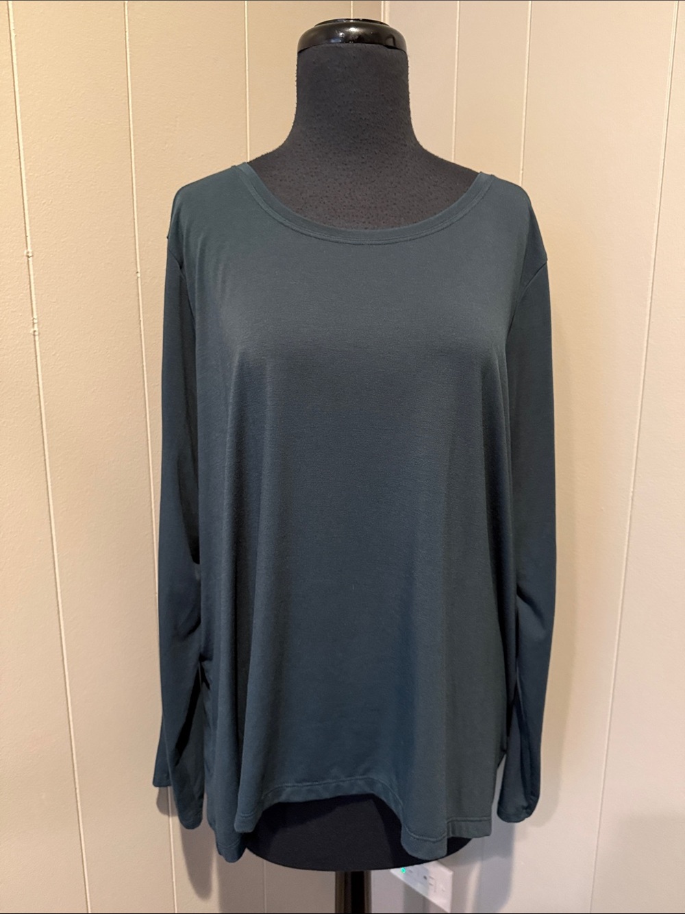 Athleta Women’s XL Long Sleeve Scoop Neck Top in Dark Green